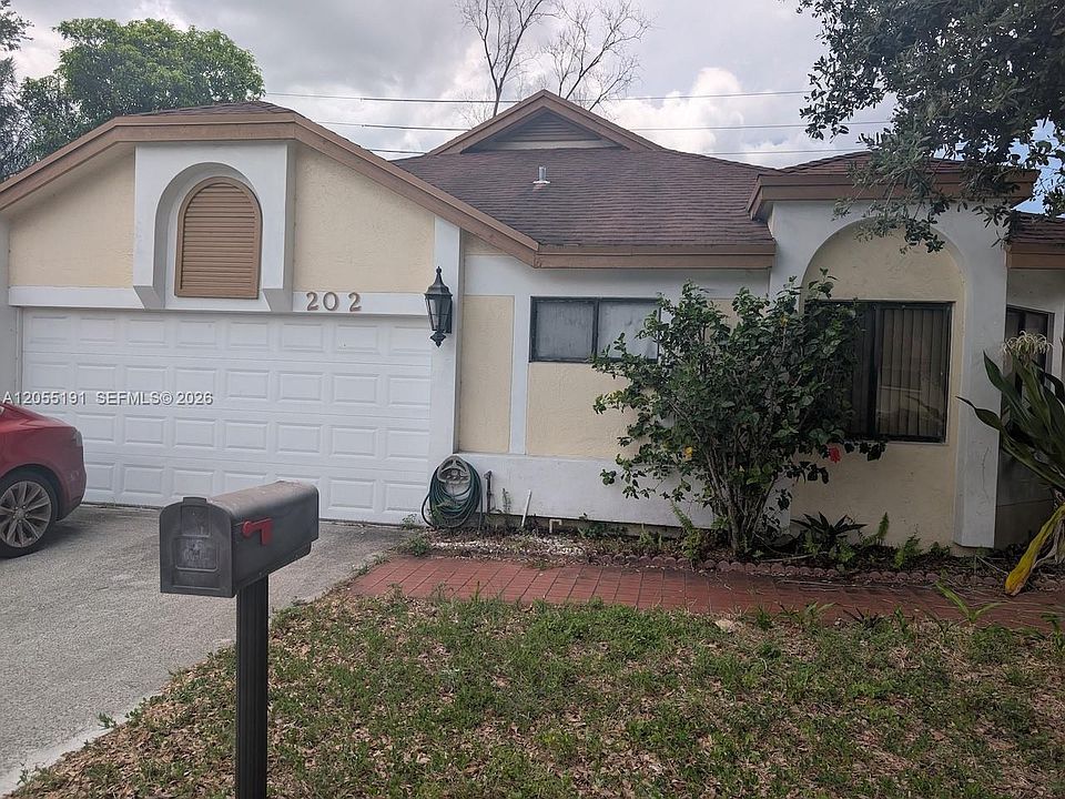 1st image of 202 Maddy Ln