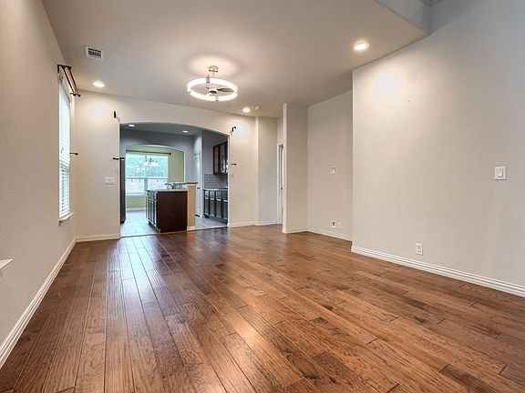 4th image of 878 Merino Dr