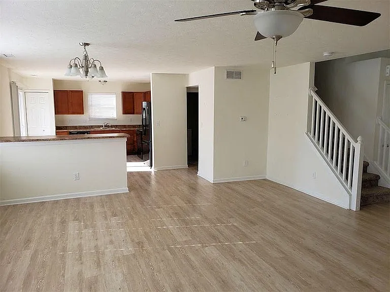 11189 Pegasus Dr — Photo 3