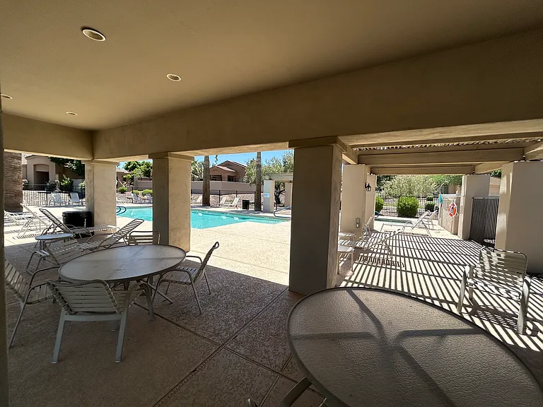 2041 E Fawn Dr — Photo 68