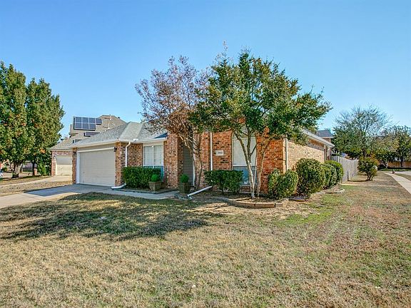 2nd image of 3900 Larkspur Dr