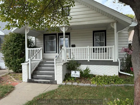 1618 W Division St, Grand Island, NE 68801