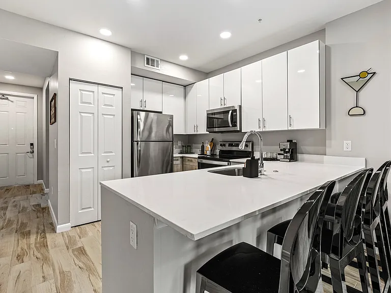 The Apartments at The Isles of Porto Vista — Photo 37