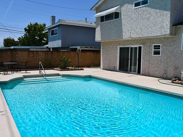 522 E Collins Ave — Photo 65