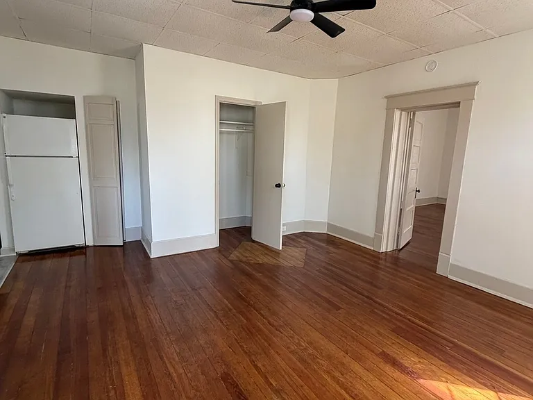 401 E Broad St #1 — Photo 6