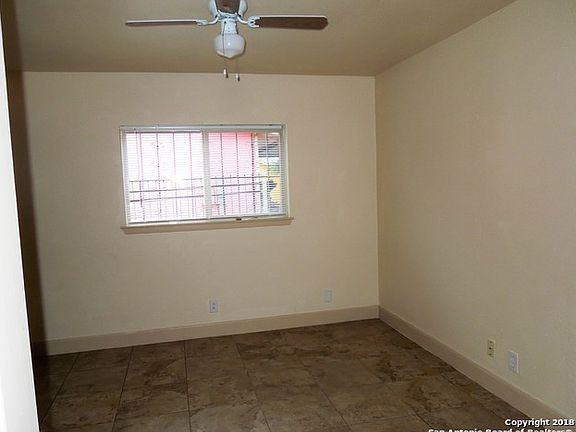 3rd image of 9214 Port Victoria St