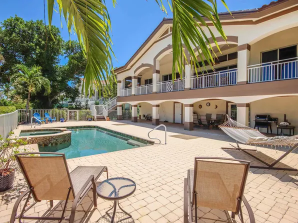 1066 Bailey Rd, Sanibel, FL 33957
