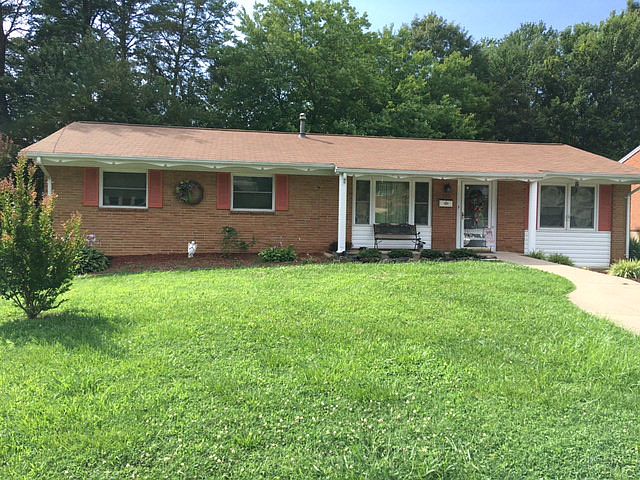 1st image of 132 Ashwood Pl