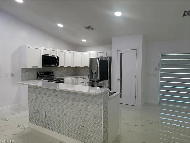 3417 31st St W — Photo 11