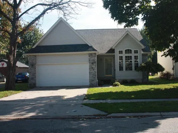 142 Taylor St, Port Huron, MI 48060