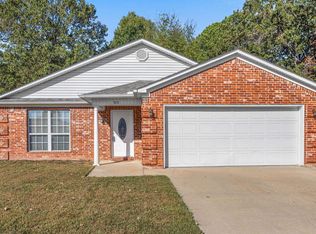 513 Hidden Forest Dr, Bryant, AR 72022