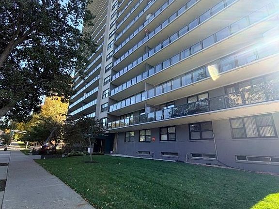 2nd image of 285 Aycrigg Ave #F