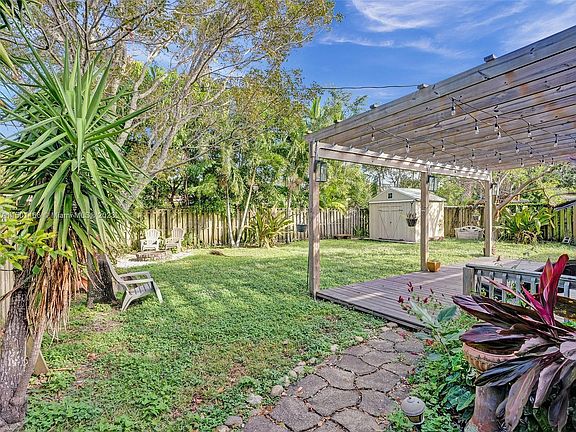 2nd image of 1115 SW 21st St
