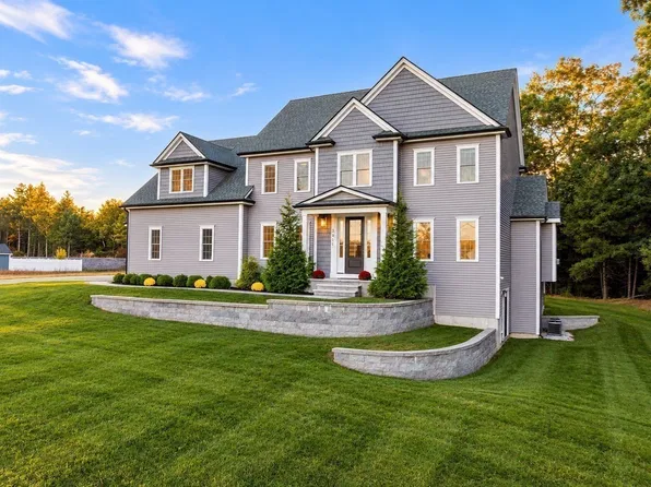 381 Prospect St, Franklin, MA 02038