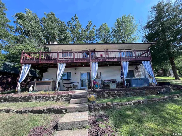 555 Lakeshore Dr N, Goreville, IL 62939