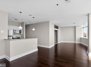 201 N 8th St APT 512, Philadelphia, PA 19106