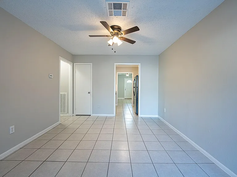 8124 Beech Cove Ln — Photo 4