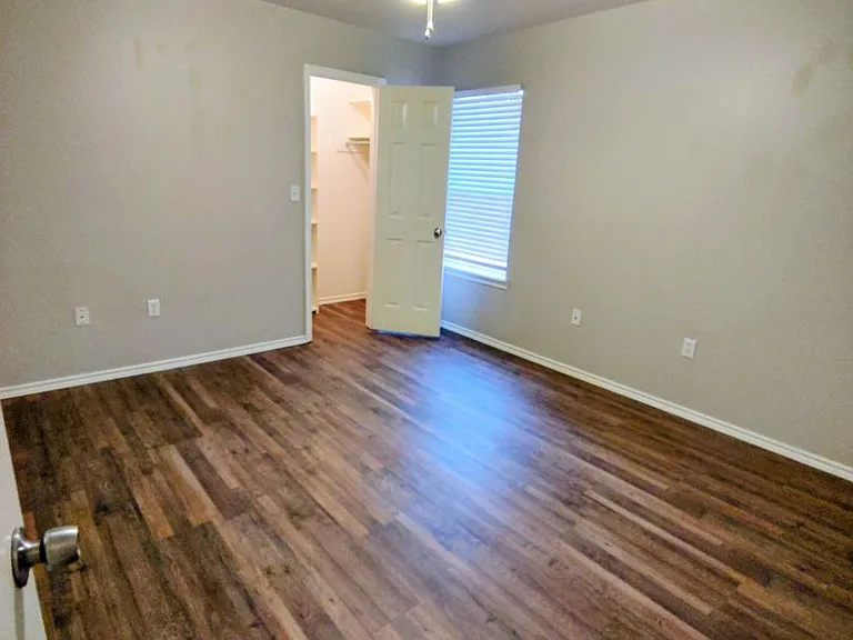 526 N Dover Ave — Photo 17