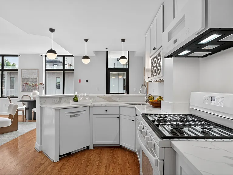 610 Newark St #9C — Photo 6