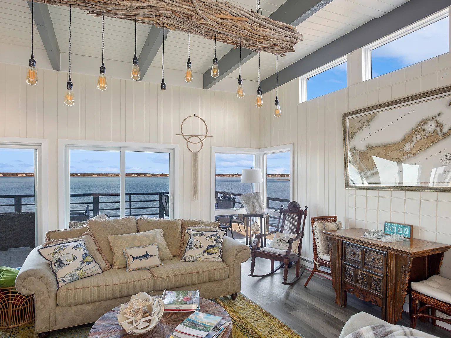 Dune Road Bayfront Bungalow — Photo 3