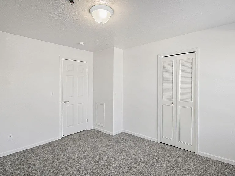 Canal 2 Apartments — Photo 73