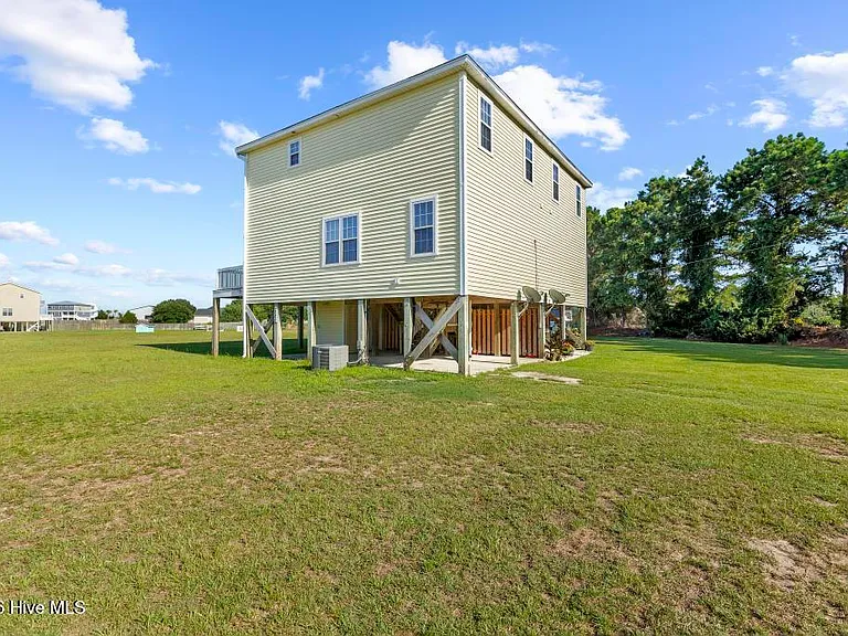 220 Twin Oaks Dr #A — Photo 2