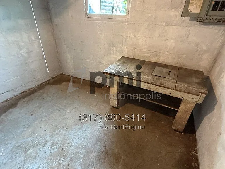 943 N Drexel Ave — Photo 27