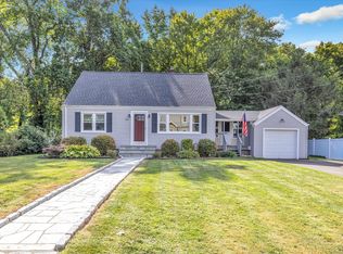 43 Edgemoor Rd, Bridgeport, CT 06606