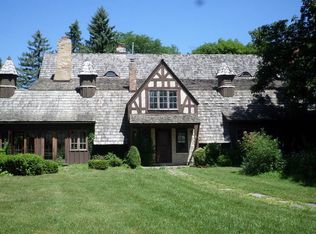 1190 Inverlieth Rd, Lake Forest, IL 60045