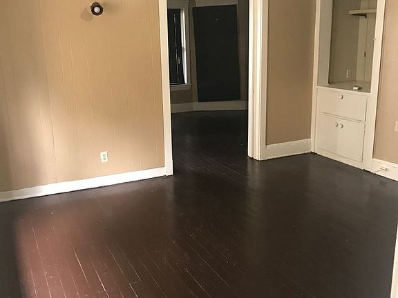 2nd image of 10518 Englewood Ave