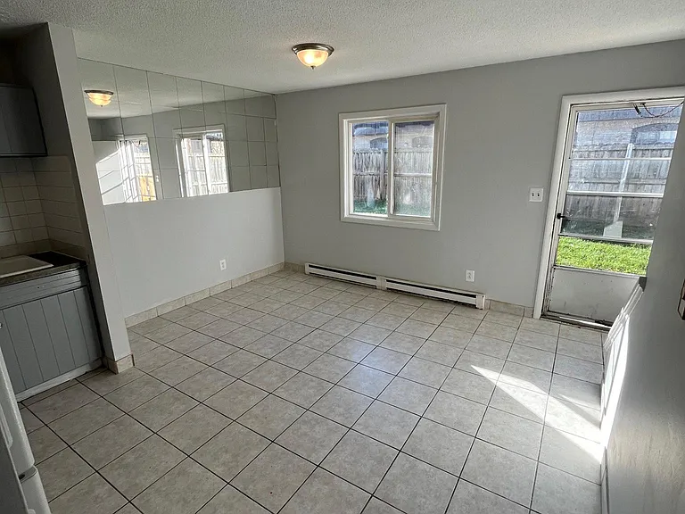 540 Greenwood Dr #D — Photo 3