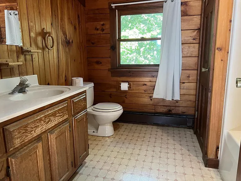 1327 Fairfield Rd — Photo 9