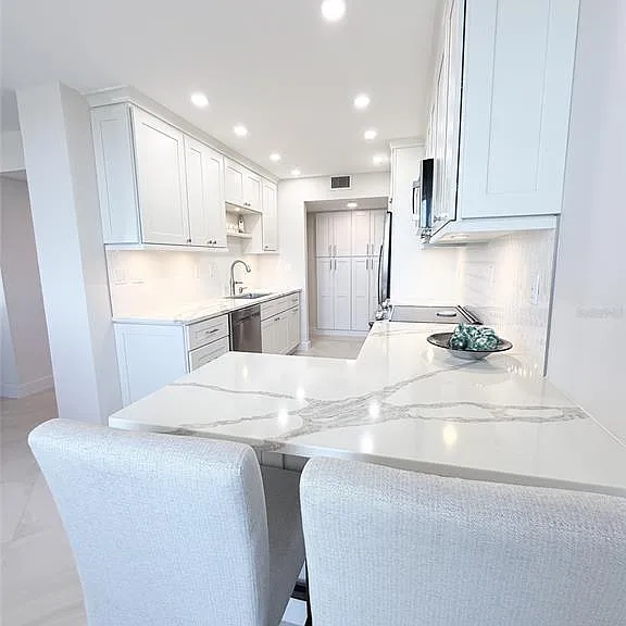 1050 Longboat Club Rd #803 — Photo 13