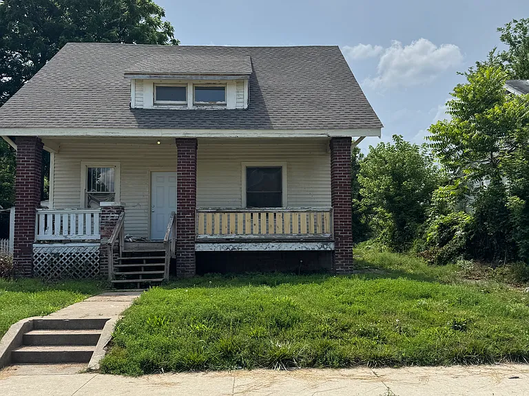 921 S Ellis St — Photo 7