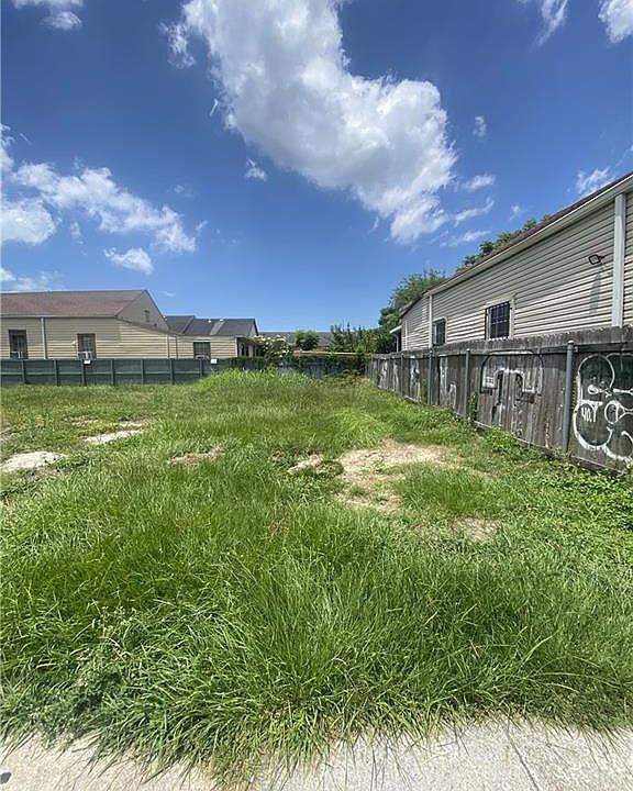 1st image of 2411 N Claiborne Ave