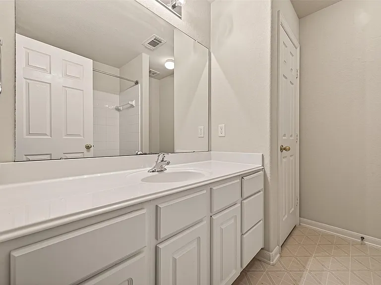 13915 Maleewan Ln — Photo 28