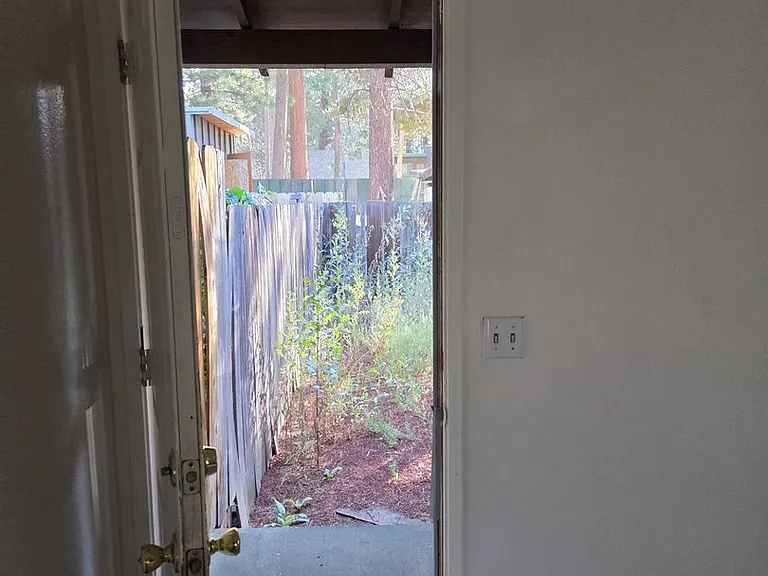 1069 Sierra Blvd — Photo 13