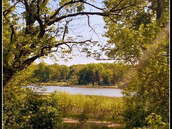 20215 W Miller Rd, Antioch, IL 60002