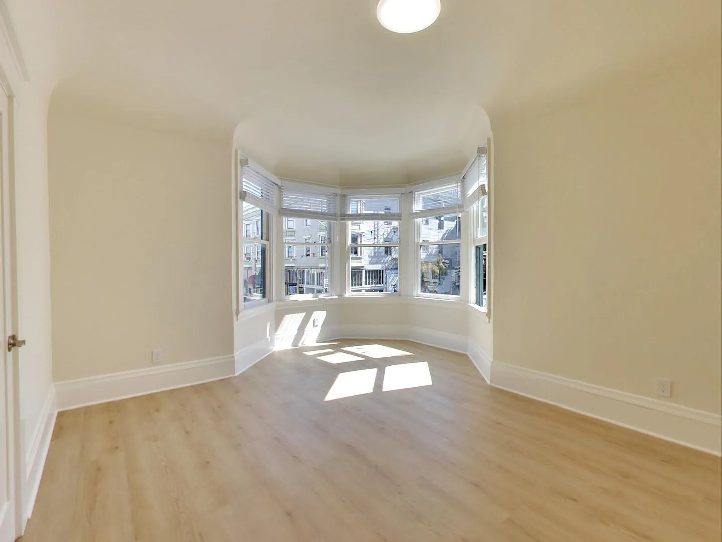 Could not be closer to the heart of North Beach In-unit laundry, Peak Telegraph Hill Location — Photo 1