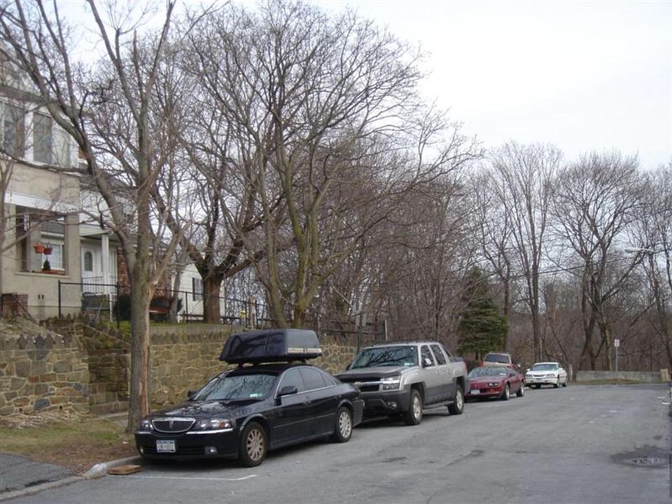 2nd image of 35 Greenwood Ave #3