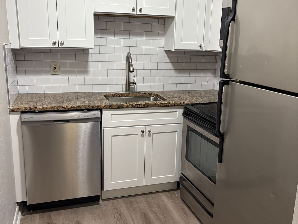 1st image of 3112 W Horatio St Unit 38