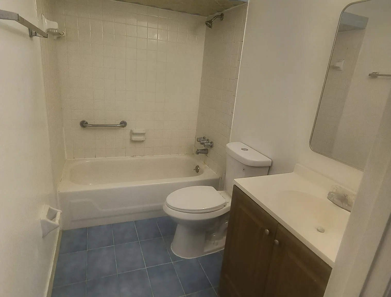 Studio, 950 sqft, $1,150 — Photo 2