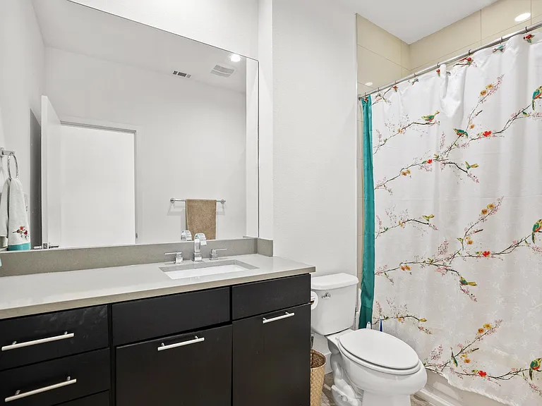 406 W 51st St — Photo 15