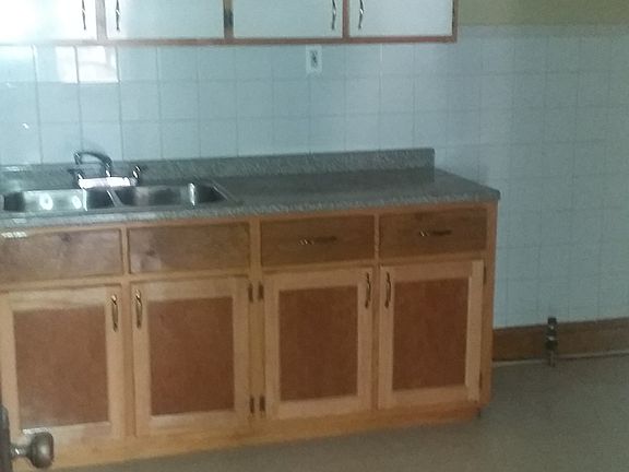 5th image of 6001 S Sacramento Ave #2
