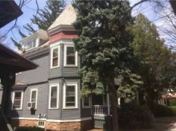 17 N Willard St APT 1, Burlington, VT 05401