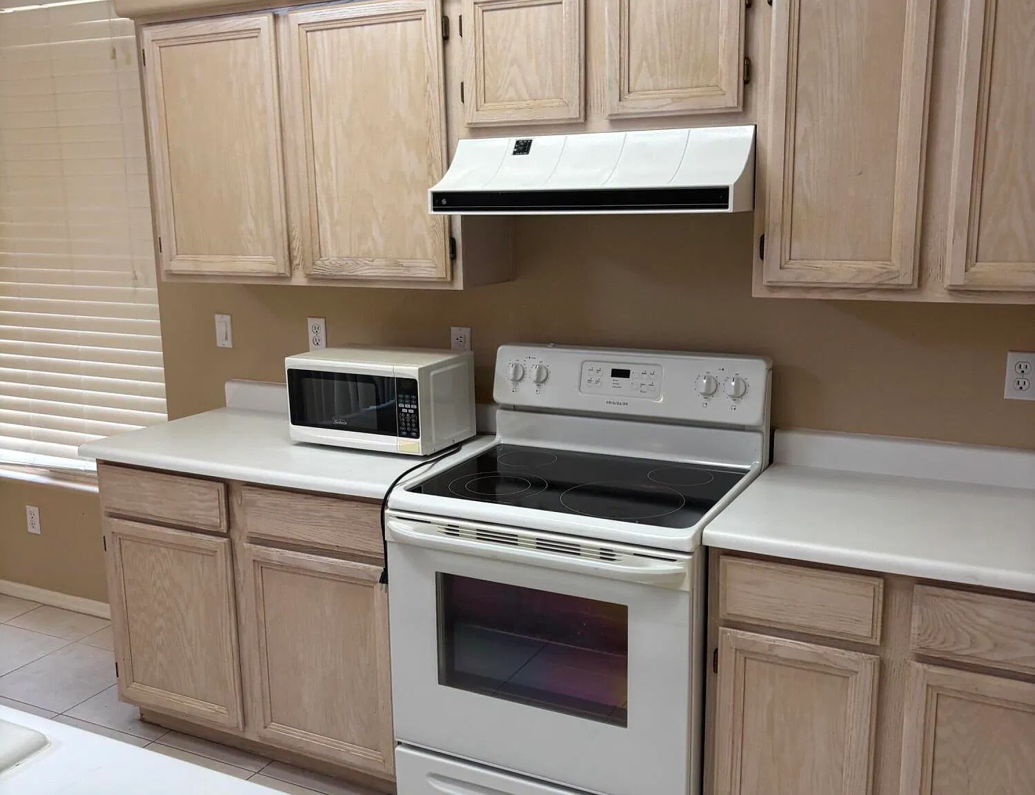 3 bed, 1.5 bath, 1753 sqft, $2,850 — Photo 3