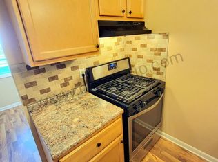 1712 Milldrum St APT 4, Union Grove, WI 53182