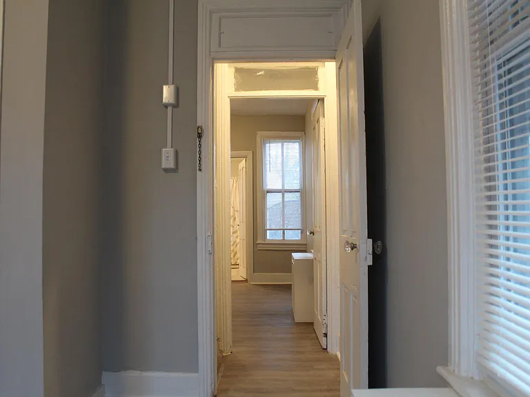 38 E High St — Photo 27