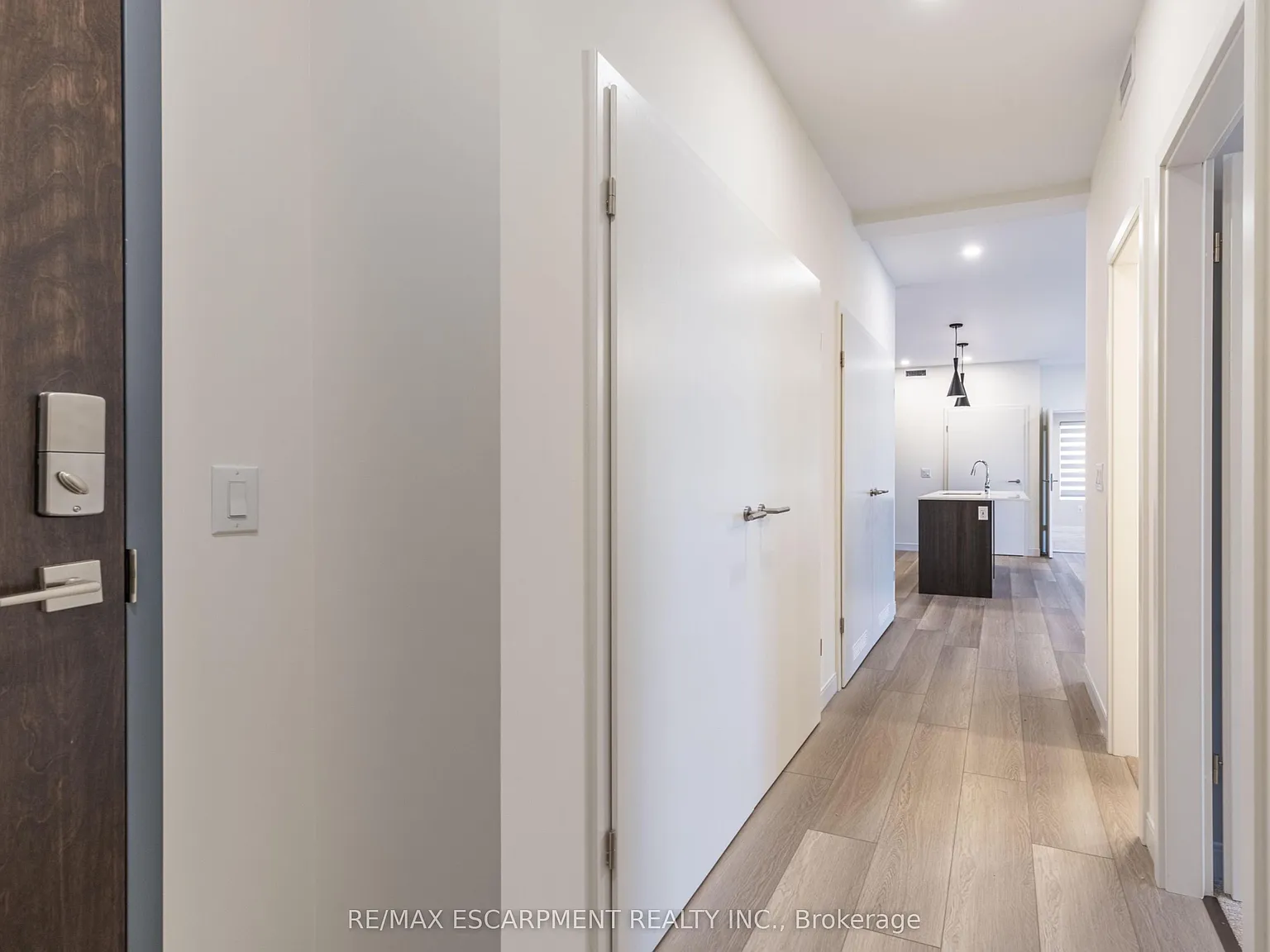 2 bed, $2,400 — Photo 3