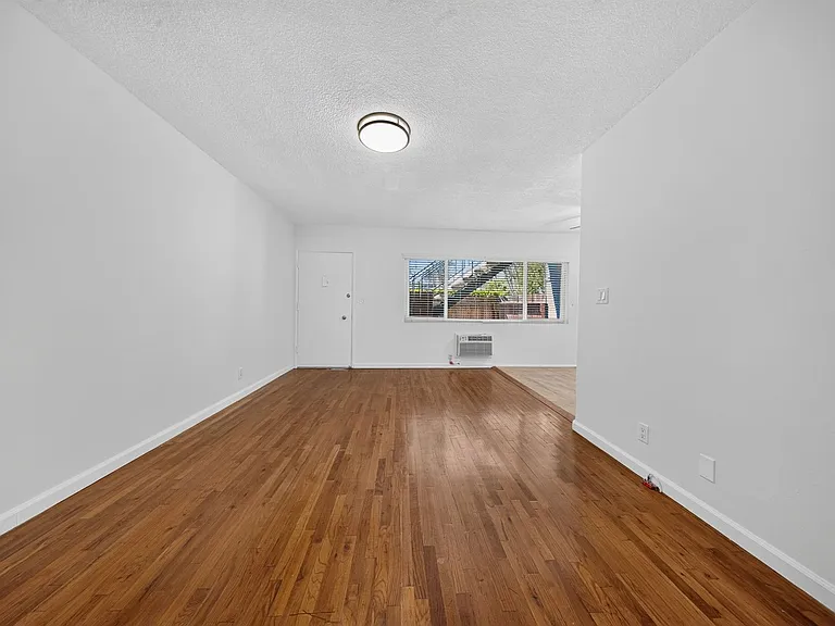 11330 Ohio Ave — Photo 7
